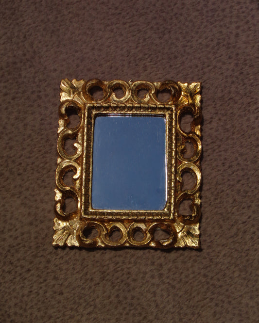 The Oro Mirror