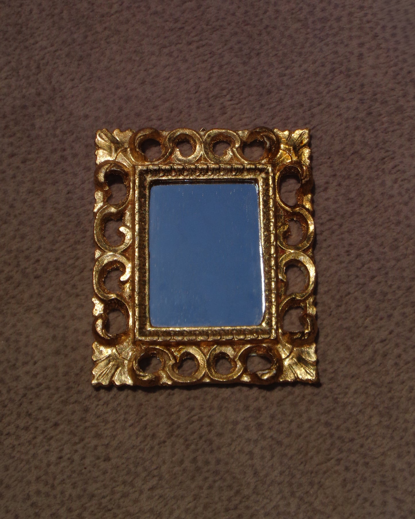 The Oro Mirror