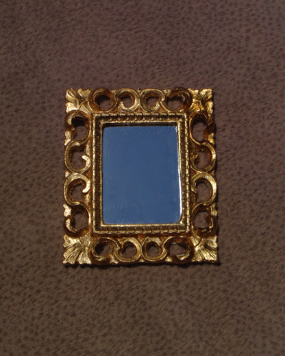The Oro Mirror